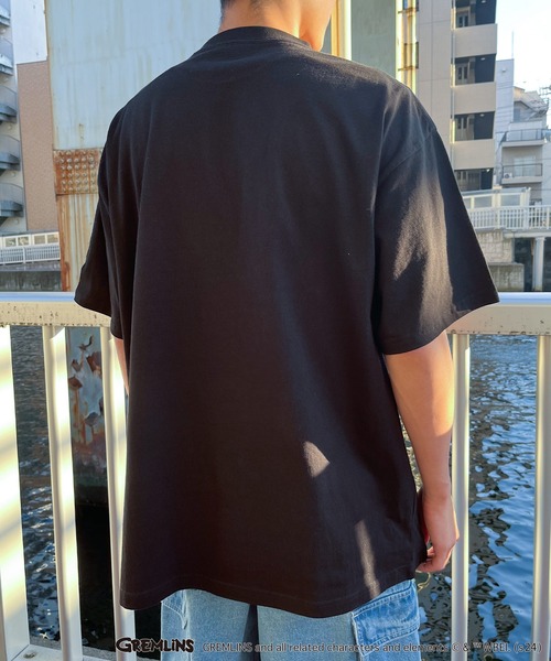 ADPOSION(アドポーション)の「【GREMLINS / グレムリン】ヴィンテージ風フォトプリントTシャツ(Tシャツ/カットソー・レディース・ブラック/ホワイト×ブラック/ホワイト/チャコールグレー・MEDIUM/LARGE/X-LARGE)」の7枚目の写真