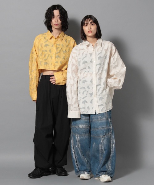 Anui(アニュイ)の「【UNISEX/選べる着丈】ジャガードフラワーシャツ(シャツ/ブラウス・レディース・オフホワイト/イエロー・SMALL/MEDIUM)」の4枚目の写真