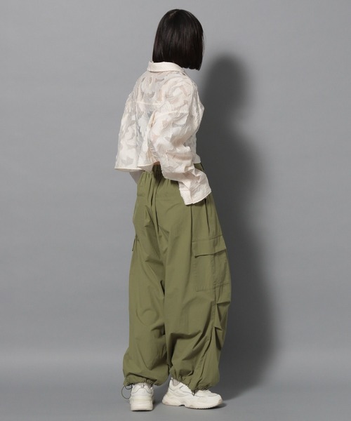 Anui(アニュイ)の「【UNISEX/選べる着丈】ジャガードフラワーシャツ(シャツ/ブラウス・レディース・オフホワイト/イエロー・SMALL/MEDIUM)」の9枚目の写真