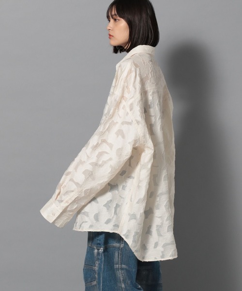 Anui(アニュイ)の「【UNISEX/選べる着丈】ジャガードフラワーシャツ(シャツ/ブラウス・レディース・オフホワイト/イエロー・SMALL/MEDIUM)」の11枚目の写真