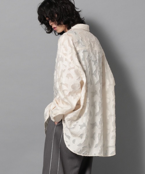 Anui(アニュイ)の「【UNISEX/選べる着丈】ジャガードフラワーシャツ(シャツ/ブラウス・レディース・オフホワイト/イエロー・SMALL/MEDIUM)」の15枚目の写真