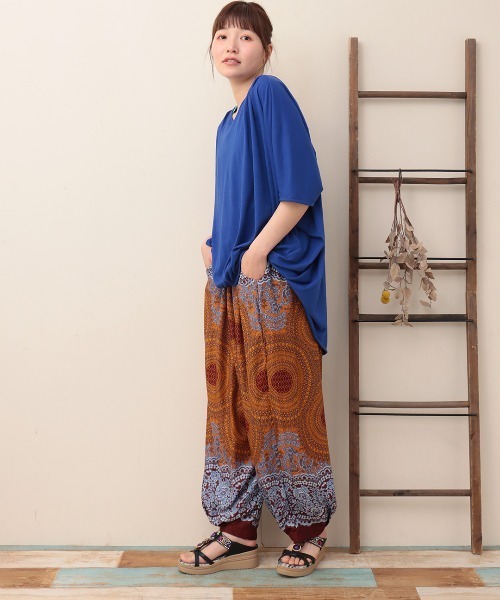 チチカカ(チチカカ)の「タイ柄バルーンパンツ(その他パンツ・レディース・ブラック/ブラウン/ネイビー・MEDIUM/LARGE)」の4枚目の写真