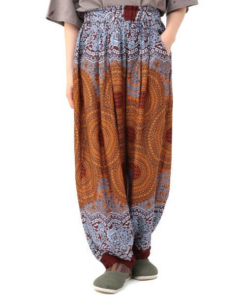 チチカカ(チチカカ)の「タイ柄バルーンパンツ(その他パンツ・レディース・ブラック/ブラウン/ネイビー・MEDIUM/LARGE)」の7枚目の写真