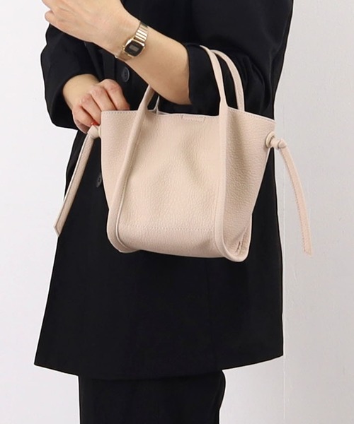 COOCO(クーコ)の「ソフトフェイクレザーパイピングハンドル2WAYミニトート(トートバッグ・レディース・ライトグレー/ブラック/アイボリー/グレー系その他・9)」の2枚目の写真