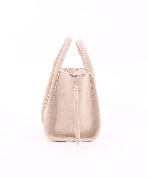 COOCO(クーコ)の「ソフトフェイクレザーパイピングハンドル2WAYミニトート(トートバッグ・レディース・ライトグレー/ブラック/アイボリー/グレー系その他・9)」の6枚目の写真