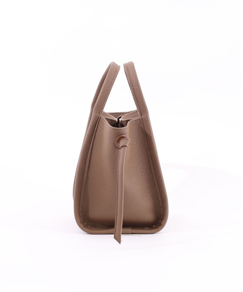 COOCO(クーコ)の「ソフトフェイクレザーパイピングハンドル2WAYミニトート(トートバッグ・レディース・ライトグレー/ブラック/アイボリー/グレー系その他・9)」の15枚目の写真