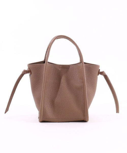 COOCO(クーコ)の「ソフトフェイクレザーパイピングハンドル2WAYミニトート(トートバッグ・レディース・ライトグレー/ブラック/アイボリー/グレー系その他・9)」の20枚目の写真