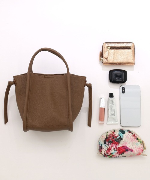 COOCO(クーコ)の「ソフトフェイクレザーパイピングハンドル2WAYミニトート(トートバッグ・レディース・ライトグレー/ブラック/アイボリー/グレー系その他・9)」の22枚目の写真