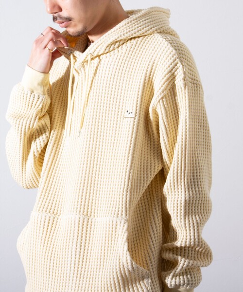 GLOSTER(グロスター)の「【GLOSTER/グロスター】フレンチブルドッグ刺繍 オニワッフルパーカー(パーカー・メンズ・イエロー/ネイビー/ベージュ・M/L/S)」の1枚目の写真