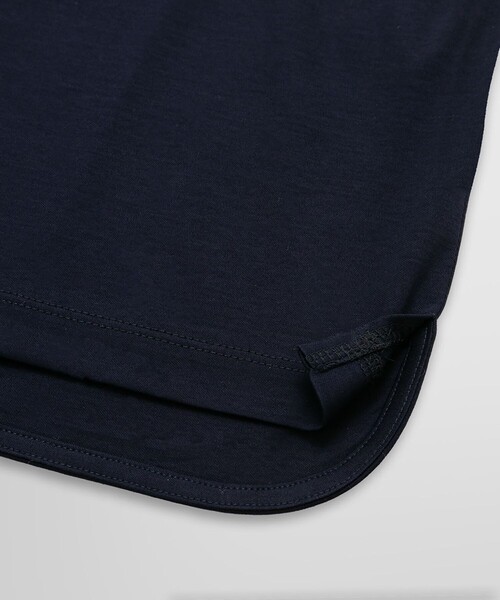 BROOKS BROTHERS(ブルックスブラザーズ)の「コットンスムース サイドスリット Tシャツ(Tシャツ/カットソー・レディース・ネイビー/ホワイト・MEDIUM/SMALL/X-SMALL/LARGE)」の6枚目の写真
