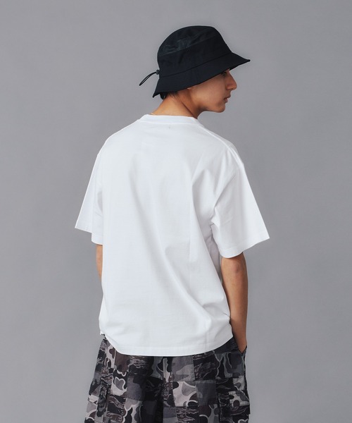 XLARGE(エクストララージ)の「OLD ENGLISH LOGO S/S TEE(Tシャツ/カットソー・メンズ・ブラック/ホワイト/ネイビー・S/M/L/XL)」の9枚目の写真