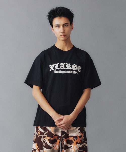 XLARGE(エクストララージ)の「OLD ENGLISH LOGO S/S TEE(Tシャツ/カットソー・メンズ・ブラック/ホワイト/ネイビー・S/M/L/XL)」の11枚目の写真