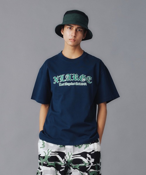 XLARGE(エクストララージ)の「OLD ENGLISH LOGO S/S TEE(Tシャツ/カットソー・メンズ・ブラック/ホワイト/ネイビー・S/M/L/XL)」の13枚目の写真