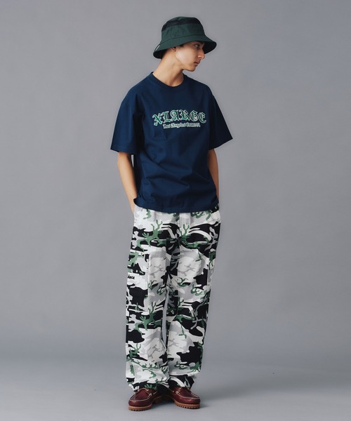XLARGE(エクストララージ)の「OLD ENGLISH LOGO S/S TEE(Tシャツ/カットソー・メンズ・ブラック/ホワイト/ネイビー・S/M/L/XL)」の14枚目の写真
