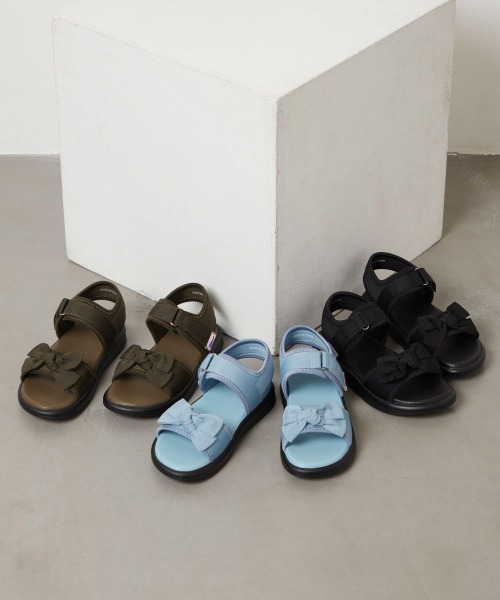 a.v.v（アーヴェヴェ）の「[17-23cm]リボン付きスポーツサンダル[WEB限定サイズ]（サンダル・キッズ・ダークインディゴブルー/カーキ/ブラック・17/18/19/20/21/22/23）」の2枚目の写真