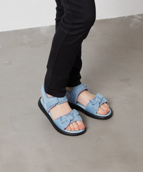 a.v.v（アーヴェヴェ）の「[17-23cm]リボン付きスポーツサンダル[WEB限定サイズ]（サンダル・キッズ・ダークインディゴブルー/カーキ/ブラック・17/18/19/20/21/22/23）」の21枚目の写真