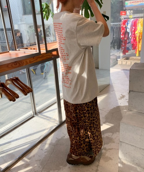 THEATRE PRODUCTS（シアタープロダクツ）の「マニフェストプリント半袖Tシャツ（Tシャツ/カットソー・レディース・チャコール/ホワイト/ナチュラル・FREE）」の7枚目の写真