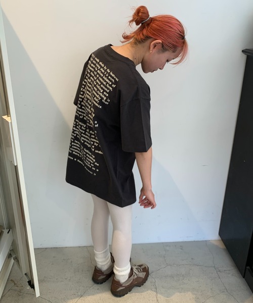 THEATRE PRODUCTS（シアタープロダクツ）の「マニフェストプリント半袖Tシャツ（Tシャツ/カットソー・レディース・チャコール/ホワイト/ナチュラル・FREE）」の13枚目の写真