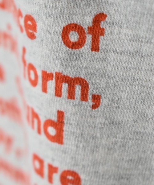 THEATRE PRODUCTS（シアタープロダクツ）の「マニフェストプリント半袖Tシャツ（Tシャツ/カットソー・レディース・チャコール/ホワイト/ナチュラル・FREE）」の19枚目の写真