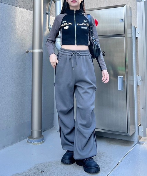 Figments(フィグメンツ)の「フロントZIPレーシングトップス(ブルゾン・レディース・ホワイト/ブラック・FREE)」の5枚目の写真