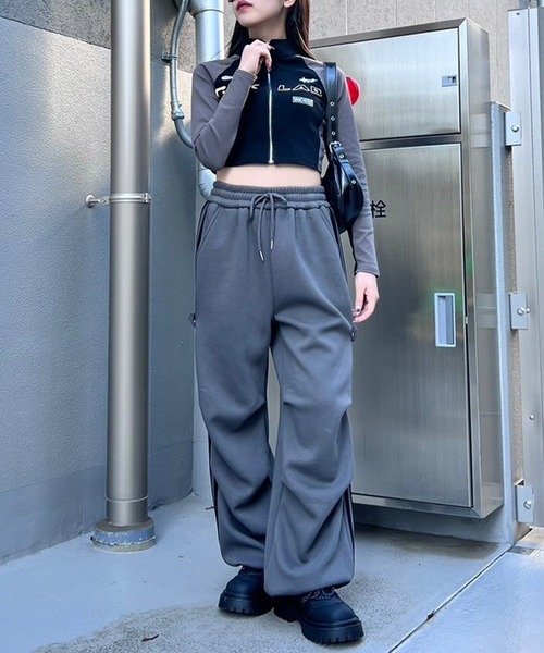 Figments(フィグメンツ)の「フロントZIPレーシングトップス(ブルゾン・レディース・ホワイト/ブラック・FREE)」の6枚目の写真