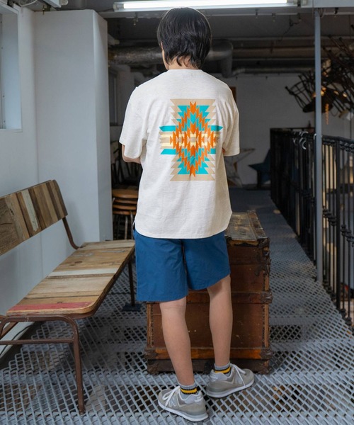 PEN FIELD(ペンフィールド)の「【Penfield】【防汚加工】ネイティブ柄バックプリント半袖Tシャツ(Tシャツ/カットソー・キッズ・オートミール/オレンジ/ネイビー・170cm/160cm/150cm/140cm)」の5枚目の写真