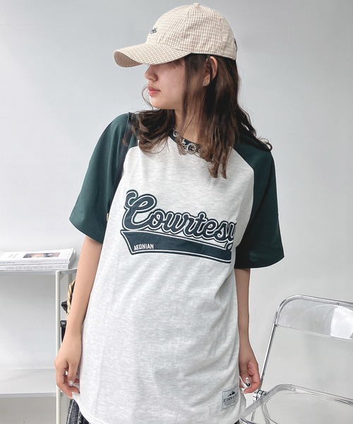 AS KNOW AS plus（アズノゥアズプラス）の「◎カレッジロゴ オーバーサイズ ラグラン半袖Tシャツ（Tシャツ/カットソー・レディース・ブラック系/ピンク系/ネイビー系/ピンク系1/ブラック系1/ネイビー系1/グリーン系1・FREE）」の3枚目の写真