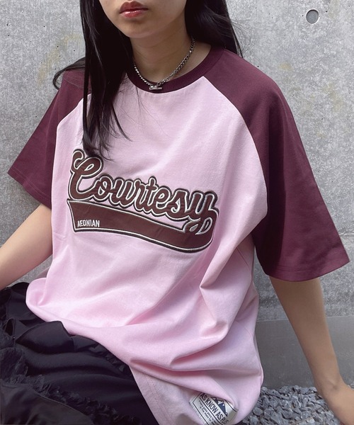 AS KNOW AS plus（アズノゥアズプラス）の「◎カレッジロゴ オーバーサイズ ラグラン半袖Tシャツ（Tシャツ/カットソー・レディース・ブラック系/ピンク系/ネイビー系/ピンク系1/ブラック系1/ネイビー系1/グリーン系1・FREE）」の7枚目の写真