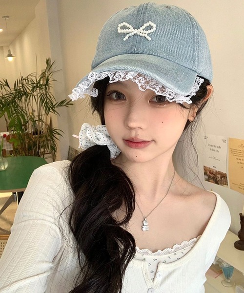 shopnikoniko(ショップニコニコ)の「キャップ リボン パール レース デニムキャップ(キャップ・レディース・ライトブルー/ブラック・フリー)」の4枚目の写真