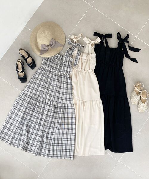 MAJESTIC LEGON（マジェスティックレゴン）の「肩リボンキャミワンピース（ワンピース・レディース・ブラック/アイボリー/ホワイト系その他2・MEDIUM/SMALL/X-SMALL）」の5枚目の写真