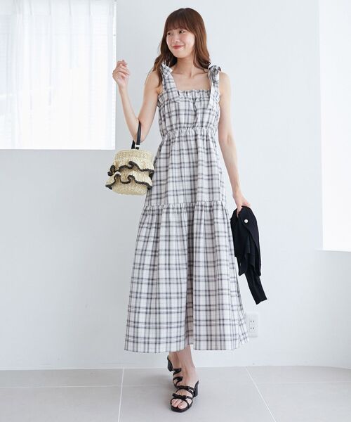 MAJESTIC LEGON（マジェスティックレゴン）の「肩リボンキャミワンピース（ワンピース・レディース・ブラック/アイボリー/ホワイト系その他2・MEDIUM/SMALL/X-SMALL）」の6枚目の写真