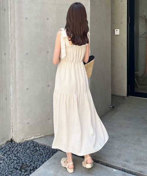 MAJESTIC LEGON（マジェスティックレゴン）の「肩リボンキャミワンピース（ワンピース・レディース・ブラック/アイボリー/ホワイト系その他2・MEDIUM/SMALL/X-SMALL）」の18枚目の写真