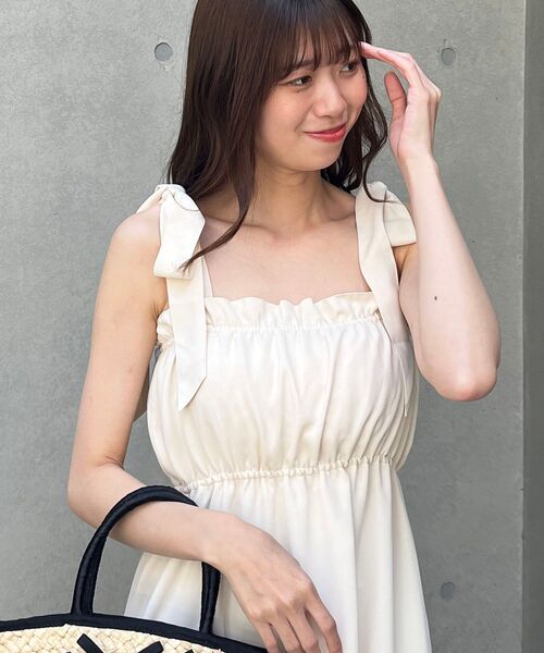 MAJESTIC LEGON（マジェスティックレゴン）の「肩リボンキャミワンピース（ワンピース・レディース・ブラック/アイボリー/ホワイト系その他2・MEDIUM/SMALL/X-SMALL）」の19枚目の写真