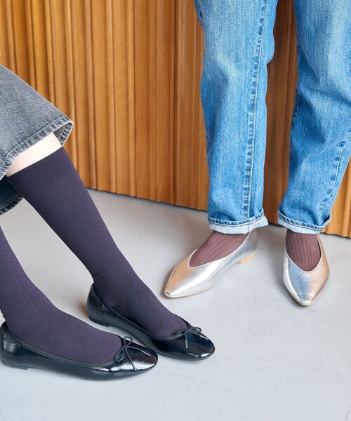 green label relaxing（グリーンレーベルリラクシング）の「＜MAEE＞コンプレッション（ライン）/  着圧ソックス / 靴下（ソックス/靴下・レディース・ダークグレー/ネイビー・FREE）」の3枚目の写真