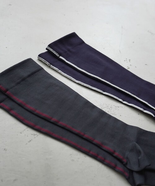 green label relaxing（グリーンレーベルリラクシング）の「＜MAEE＞コンプレッション（ライン）/  着圧ソックス / 靴下（ソックス/靴下・レディース・ダークグレー/ネイビー・FREE）」の6枚目の写真