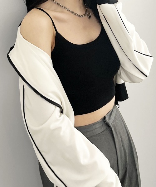 Reurie'（レウリィ）の「バックオープンブラトップ／back open bratop 背中開き キャミソール バンドゥ インナー 細ストラップ パット リブ デザインブラ 重ね着 レイヤード カップ付き シンプル ベーシック 紐ストラップ 白 黒 ホワイト ブラック（チューブトップ・レディース・ホワイト/ブラック・FREE）」の13枚目の写真