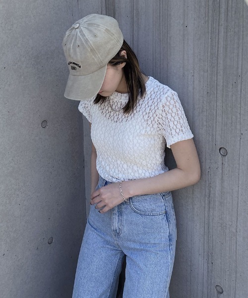 Reurie'（レウリィ）の「バックオープンブラトップ／back open bratop 背中開き キャミソール バンドゥ インナー 細ストラップ パット リブ デザインブラ 重ね着 レイヤード カップ付き シンプル ベーシック 紐ストラップ 白 黒 ホワイト ブラック（チューブトップ・レディース・ホワイト/ブラック・FREE）」の21枚目の写真