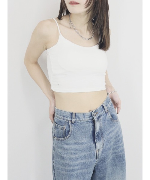 Reurie'（レウリィ）の「バックオープンブラトップ／back open bratop 背中開き キャミソール バンドゥ インナー 細ストラップ パット リブ デザインブラ 重ね着 レイヤード カップ付き シンプル ベーシック 紐ストラップ 白 黒 ホワイト ブラック（チューブトップ・レディース・ホワイト/ブラック・FREE）」の22枚目の写真