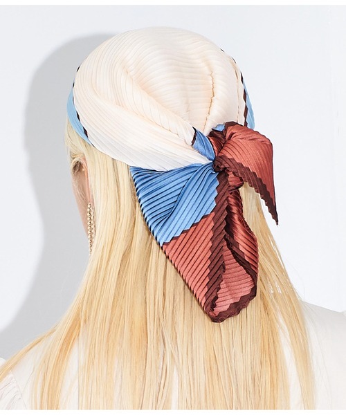 Settimissimo（セッティミッシモ）の「パネル柄 プリーツスカーフ（ストール/ショール・レディース・ベージュ/ブルー・FREE）」の9枚目の写真