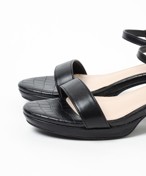 Elura(エルーラ)の「ふかふかFITヒールミュール/126047(サンダル・レディース・ブラック/ベージュ・MEDIUM/LARGE)」の13枚目の写真