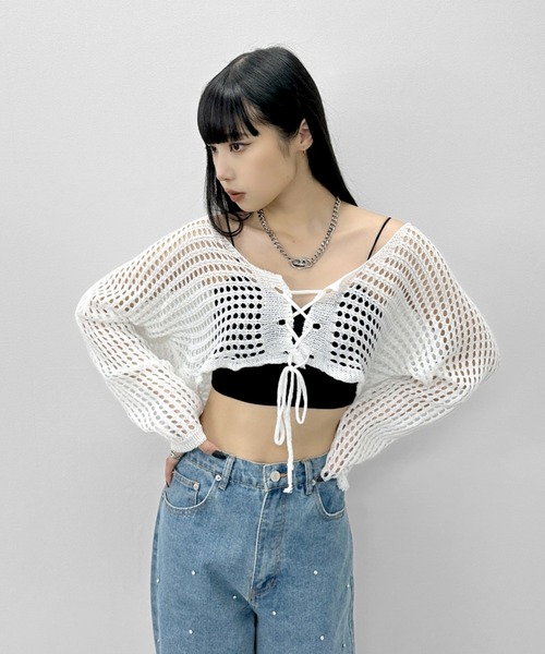 LVEU.（ラブユ.）の「【LVEU.】クロップドメッシュニットカーディガン / トップス カーディガン カーデ 羽織り メッシュ ニット クロップド ショート 長袖 レースアップ 編み上げ ブラック ホワイト カーキ ZOZOTOWN限定（カーディガン/ボレロ・レディース・ホワイト/ブラック/カーキ・FREE）」の4枚目の写真