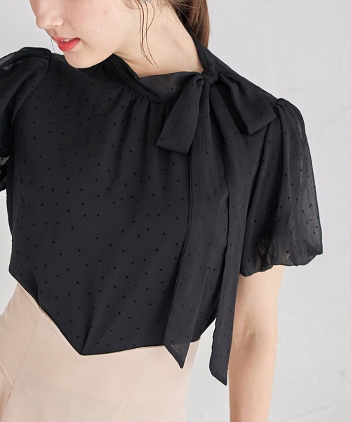 tocco closet(トッコ クローゼット)の「リボンタイ付きシアードットバルーンスリーブブラウス(シャツ/ブラウス・レディース・オフホワイト/ブラック/グレー・M)」の1枚目の写真