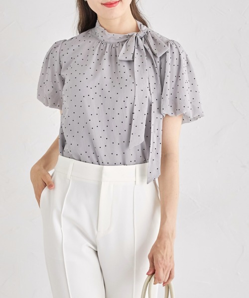 tocco closet(トッコ クローゼット)の「リボンタイ付きシアードットバルーンスリーブブラウス(シャツ/ブラウス・レディース・オフホワイト/ブラック/グレー・M)」の9枚目の写真