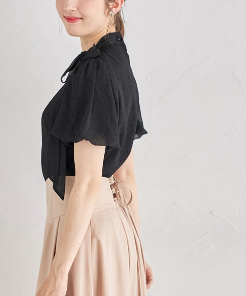 tocco closet(トッコ クローゼット)の「リボンタイ付きシアードットバルーンスリーブブラウス(シャツ/ブラウス・レディース・オフホワイト/ブラック/グレー・M)」の13枚目の写真