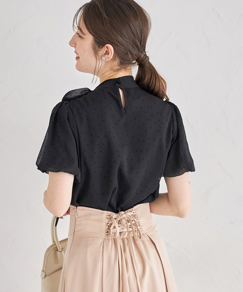 tocco closet(トッコ クローゼット)の「リボンタイ付きシアードットバルーンスリーブブラウス(シャツ/ブラウス・レディース・オフホワイト/ブラック/グレー・M)」の15枚目の写真