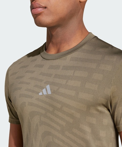 【 】ジムに！半袖クロップドTシャツ★国内発関税込 535327-01_600x600_crop_center.