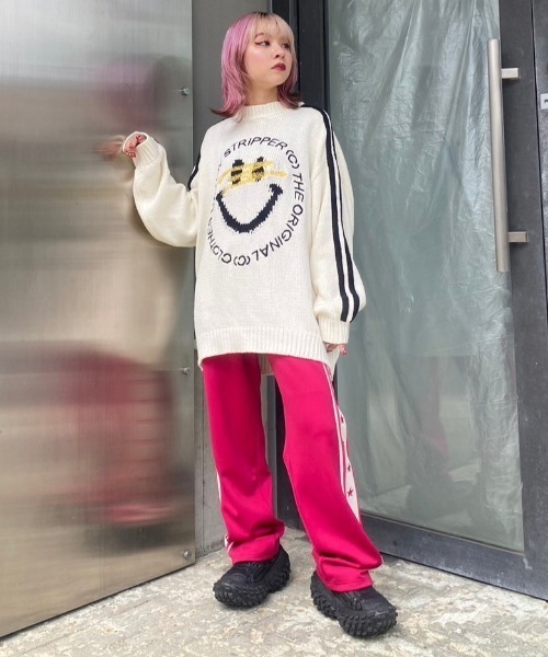 Candy Stripper(キャンディストリッパー)の「BLINDFOLDED SMILE ニット(ニット/セーター・レディース・エメラルド/ブラック/オフホワイト/イエロー・2)」の19枚目の写真