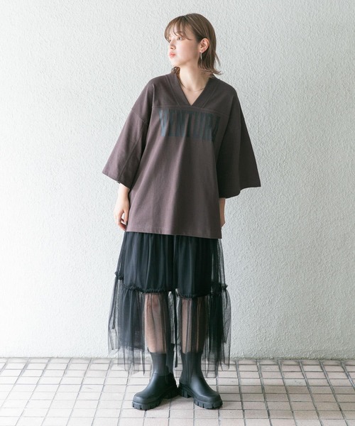 KBF（ケイビーエフ）の「BIGフットボールTEE（Tシャツ/カットソー・レディース・チャコールグレー/ベージュ系その他・ONE）」の9枚目の写真