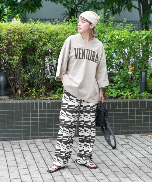 KBF（ケイビーエフ）の「BIGフットボールTEE（Tシャツ/カットソー・レディース・チャコールグレー/ベージュ系その他・ONE）」の16枚目の写真