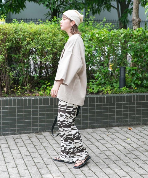 KBF（ケイビーエフ）の「BIGフットボールTEE（Tシャツ/カットソー・レディース・チャコールグレー/ベージュ系その他・ONE）」の17枚目の写真